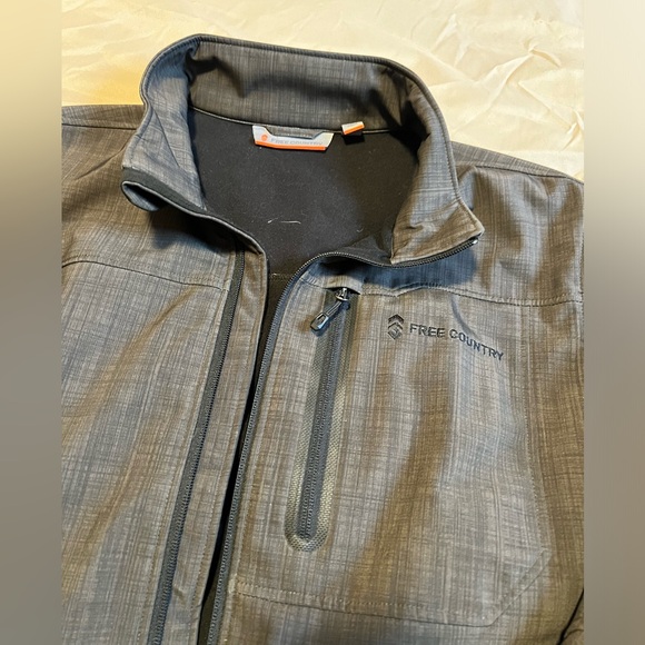 Free Country Men's Soft Shell Zip Up High Neck
Outdoor Jacket - Picture 2 of 5